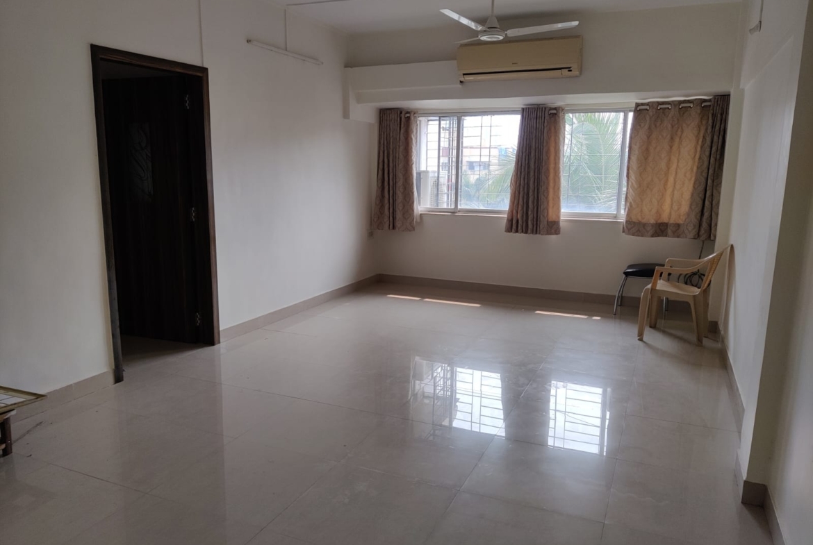 3bhk semi furnished flat for rent in gulmohar road, juhu