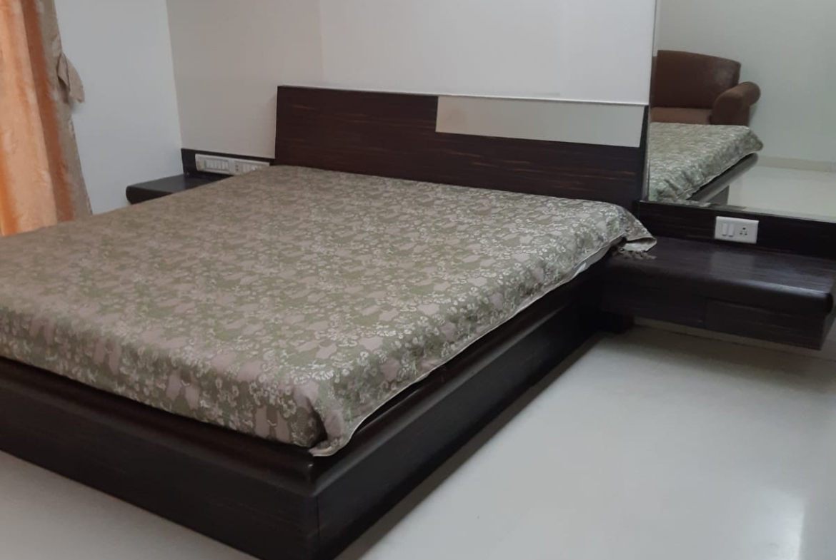 3 bhk furnished flat for sale